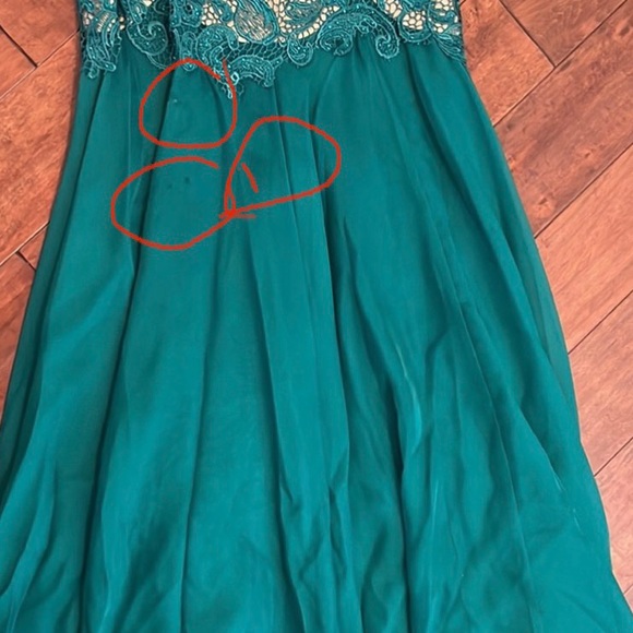 MacDuggal Evening Dress Size 4 - Picture 14 of 14